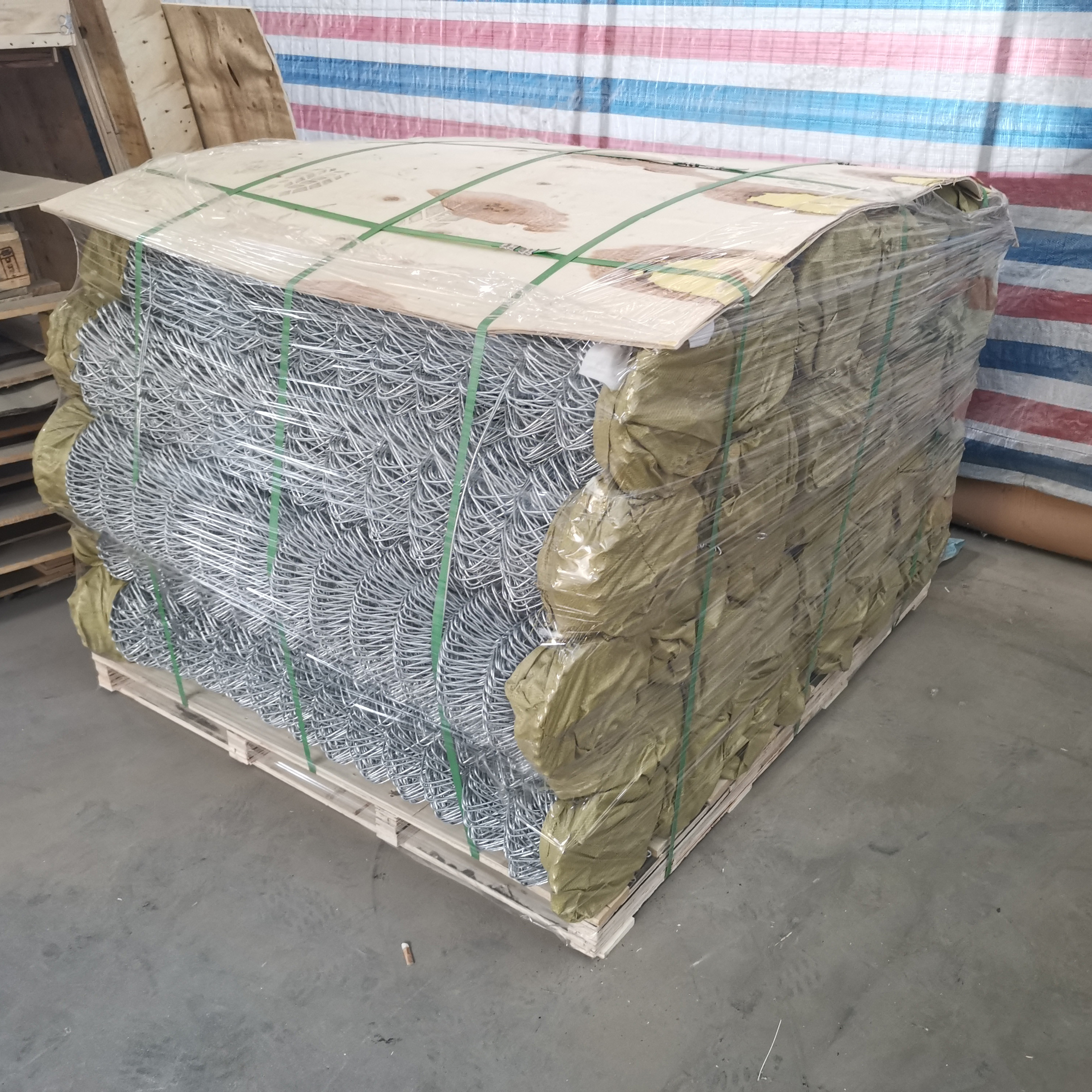 Square Post PVC Coated Security Chain Link Wire Mesh Fence Hot Dipped Galvanized