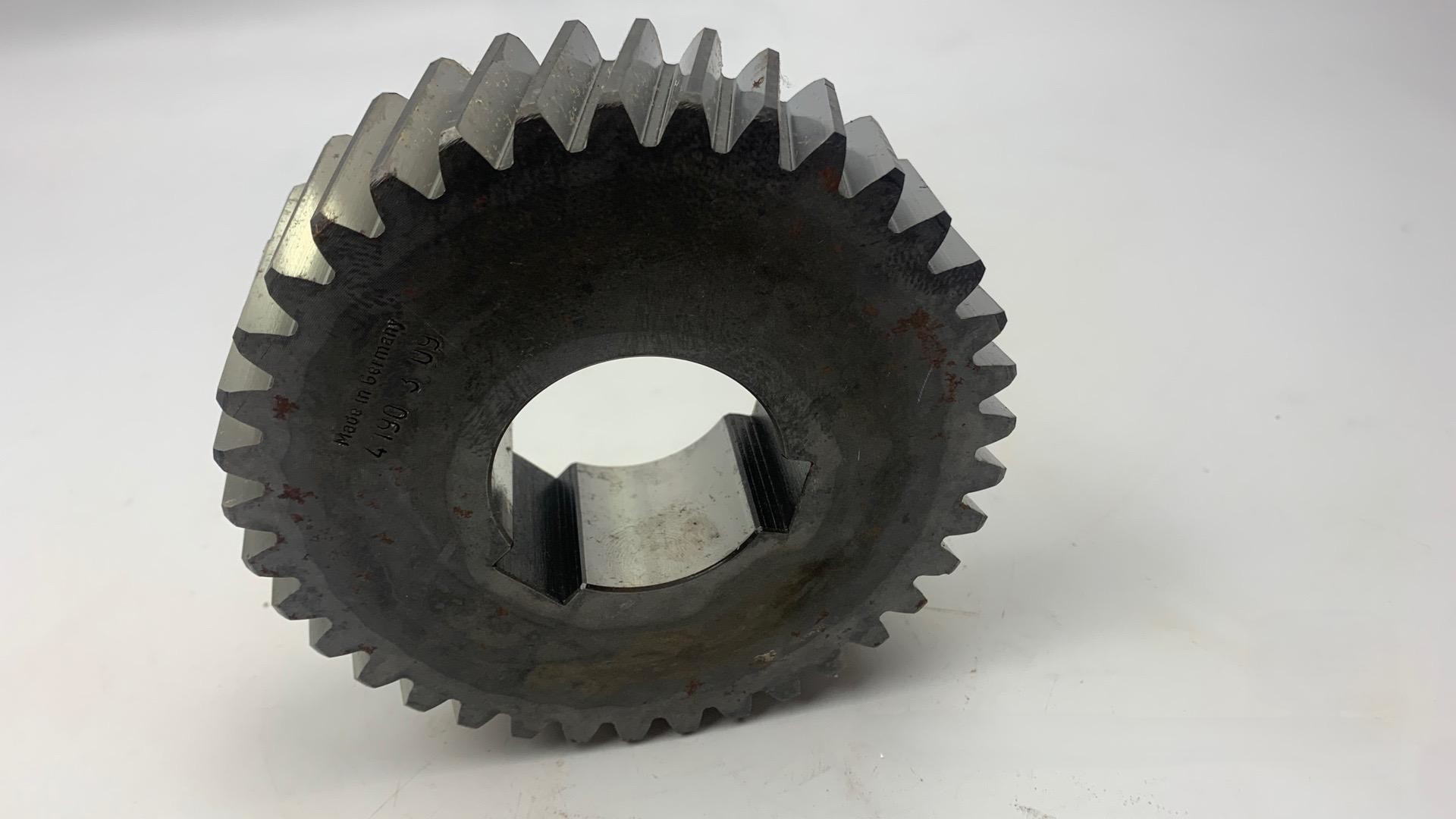 222199003/222251006 Transfer Box Two Shaft Teeth G61-46 /G61-37 Teeth Concrete Pump Truck Spare Parts For Putzmeister