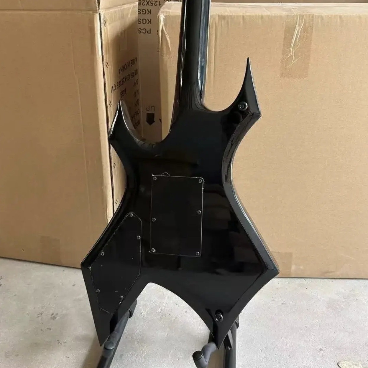 Custom .C.Rich "Warlock" Electric Guitar with Floyd Rose Vibrato Bridge Lock String Nut Active Pickup