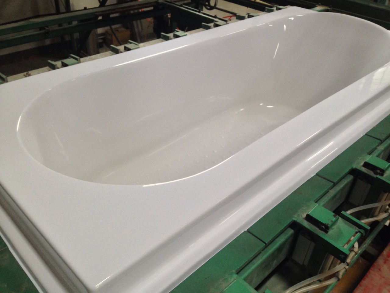 China acrylic bathtub vacuum forming machine
