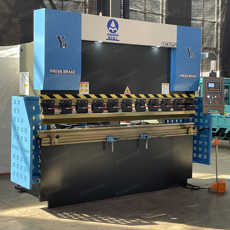 High-precision Hydraulic CNC Press Brake - Max. Bending Thickness 3mm Stainless Steel