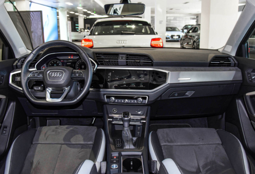 AUDI Q3 2023 year 35TFSI shishang donggan version 5 Door 5 seats SUV Car