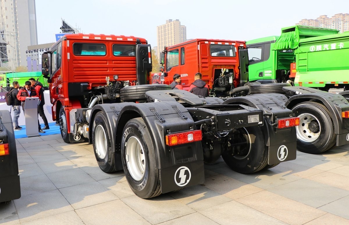 Shacman X3000 6X4 Mining Crane Heavy Truck 10 12 Wheeler Tractor Trailer Trucks