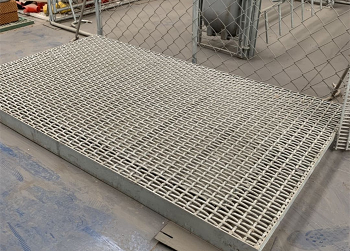 Galvanised Steel Pig Mesh Flooring / Farrowing Crate Flooring For Pig Breeding House