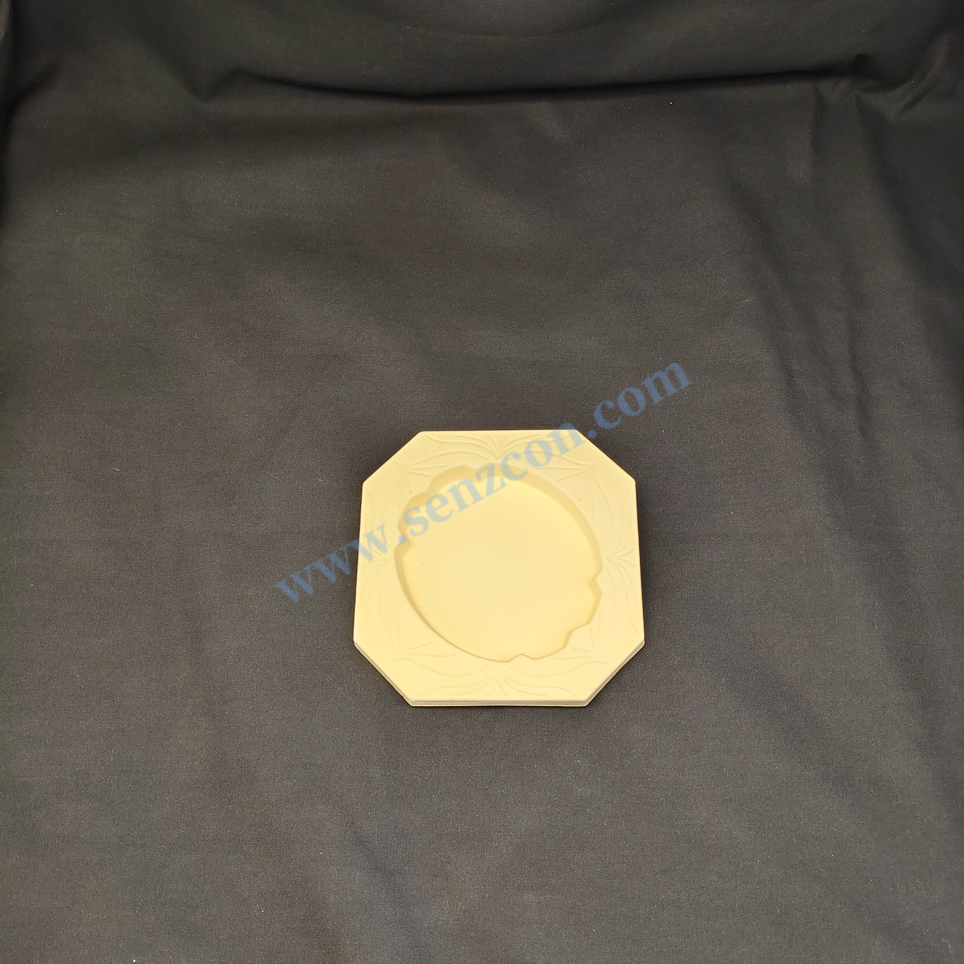 Factory-customized high-end food packaging box liners and bases, high-end jewelry liners, anti-drop and shock-proof, made of yellow plant fiber