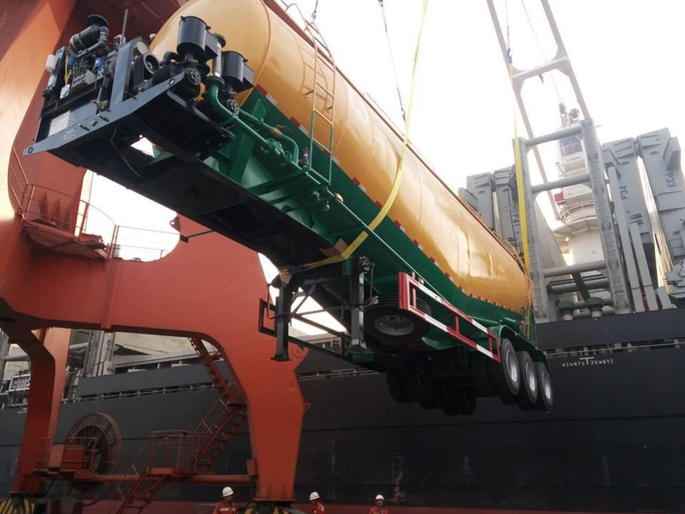 V Type Tank Semi Trailer 50 - 55 M3 , Dry Bulk Cement Trailers Heavy Duty
