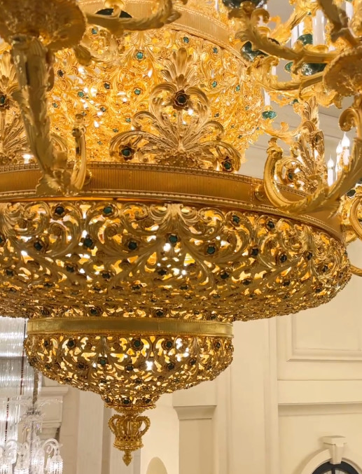 European Style Candle Chandeliers Extra Large Crystal Chandeliers For High Ceilings