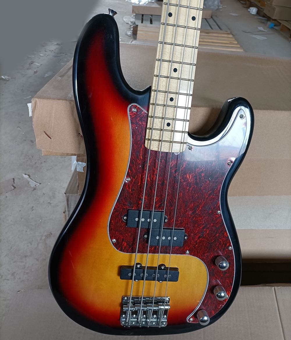 Custom 4 Strings in Tobacco Sunburst Electric Bass Maple Fretboard