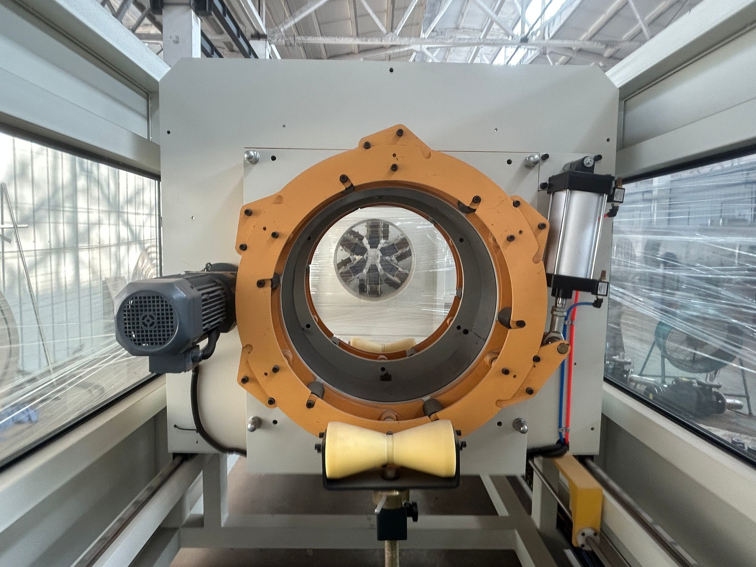 16-1600mm High Speed HDPE PE Water Plastic Pipe Gas Pipe Extrusion Machine Line For Making Plastic Pipes With High Efficiency