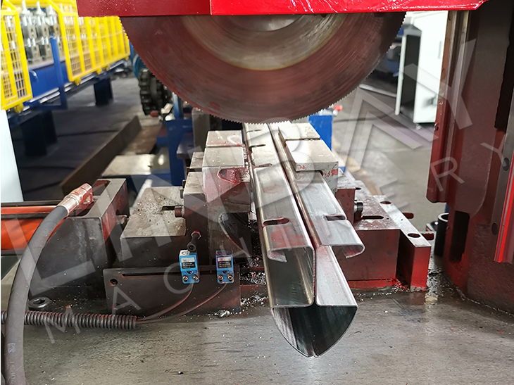 Automatic Galvanized Steel Wire Mesh Fence Post Roll Forming Machine With Flying Saw Cut