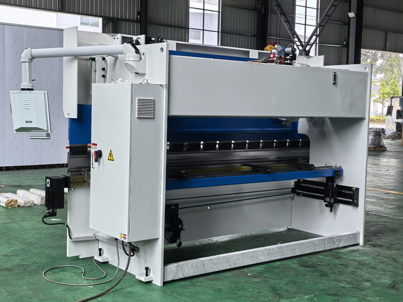 40Tons 3200mm CNC TP10S Hydraulic Press Brakes For Metal Sheet Folding Bending Angle Adjust