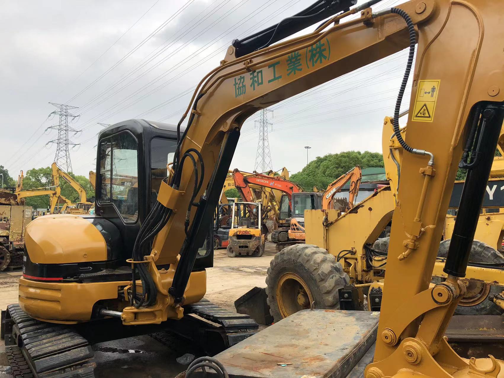 305 Caterpillar Japan Mini Excavator Original from Hydraulic Valve Manufacturing Plant