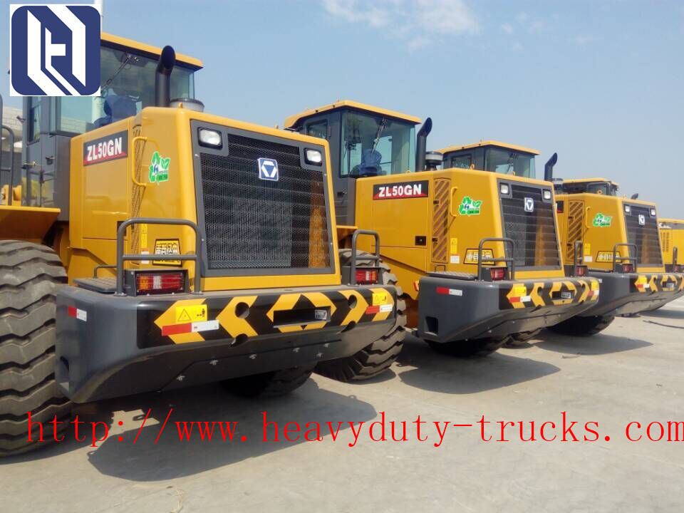 2.6 Ton 0.9m3 LW160KV Compact Wheel Loader With Snow Plough 2200mm Wheelbase