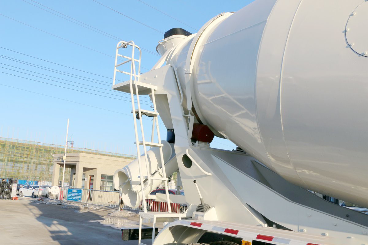 Shaanxi Automobile Commercial Vehicle Xuande X6 300HP 8X4 7.4m3 Concrete Mixer Truck