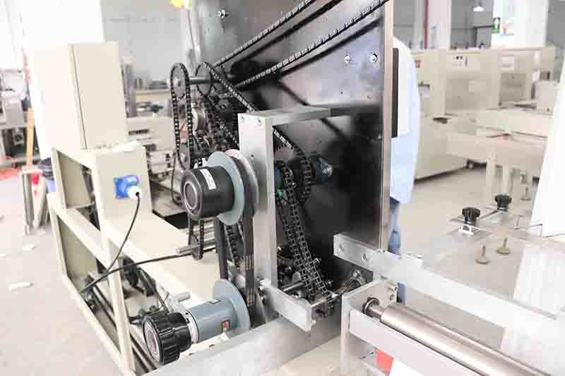 3.8KW Wipes Packaging Machine Individual Alcohol Wipe Packing Line