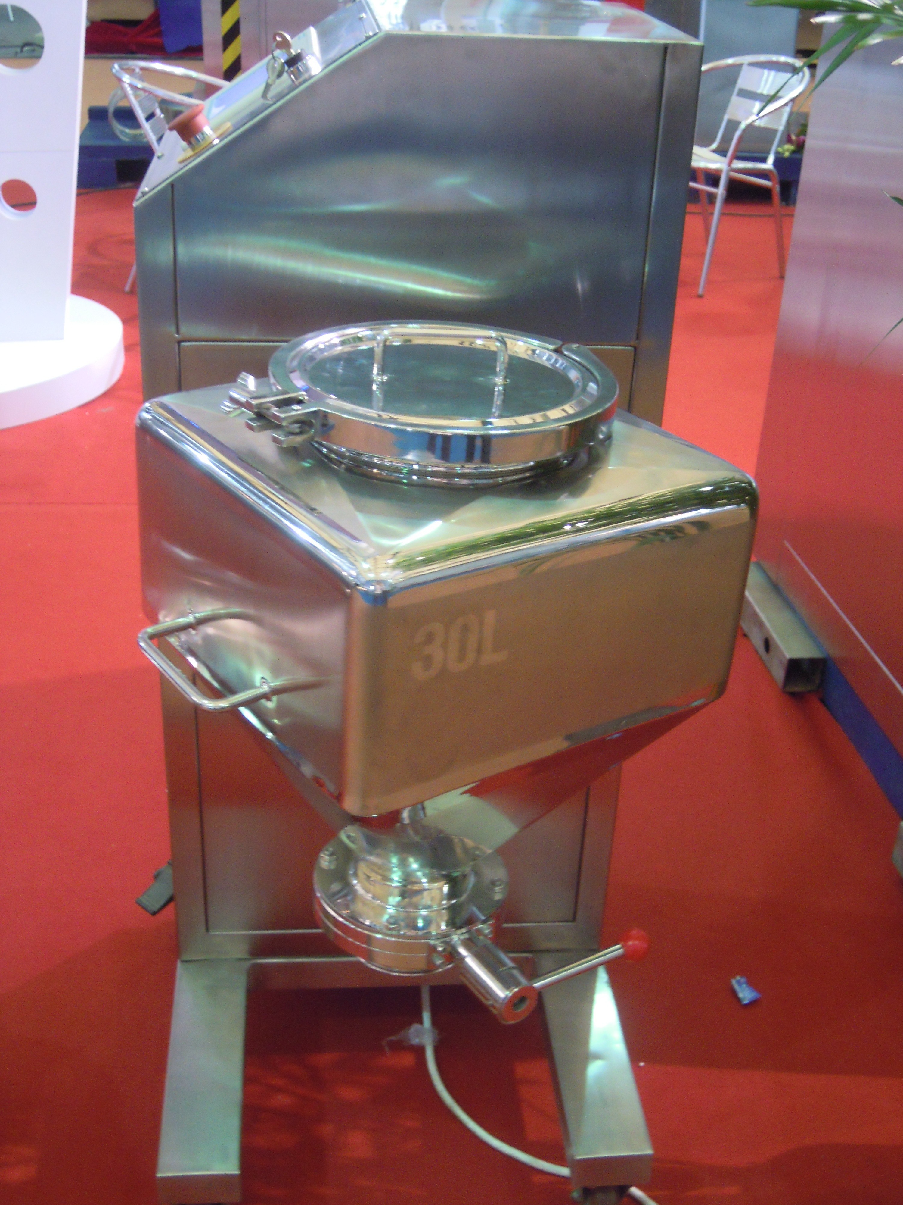 Square Cone Industrial Mixing Machine , Continuous Adhesive Cosmetic Mixing Equipment