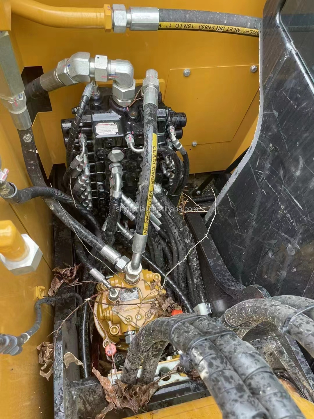 Low Working Sany SY75 Excavator with Original Hydraulic Valve and 0-2000 Working Hours