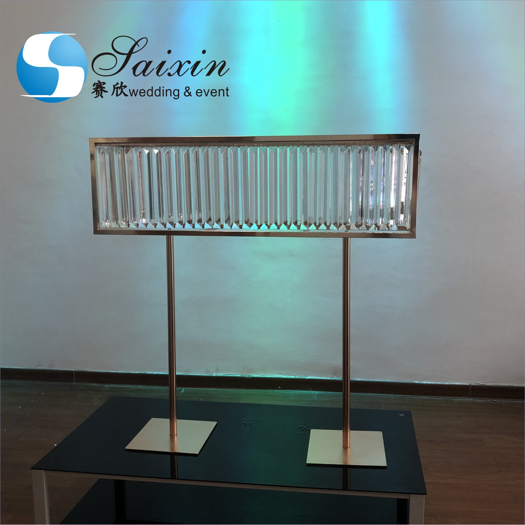 Wedding Gold Metal Stands For Centerpieces Cylinder With Long Crystal 130cm