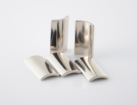 N35-N52 Rare Earth Arc Magnet for Strong Magnetic Fields in Motors and Generators