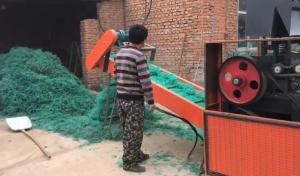 China Fishing Net Scrap Plastic Film Shredder Rotating Twisted Knife Design on sale