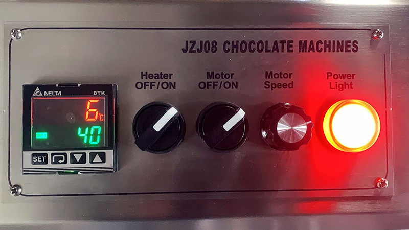 Automatic Chocolate Tempering Machine 30kg 60kg With Vibrating Table