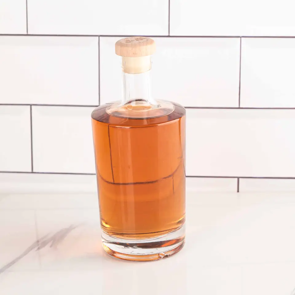 Glass Products Body Material Glass Wine Vodka Glass Bottle 500 ml 750 ML