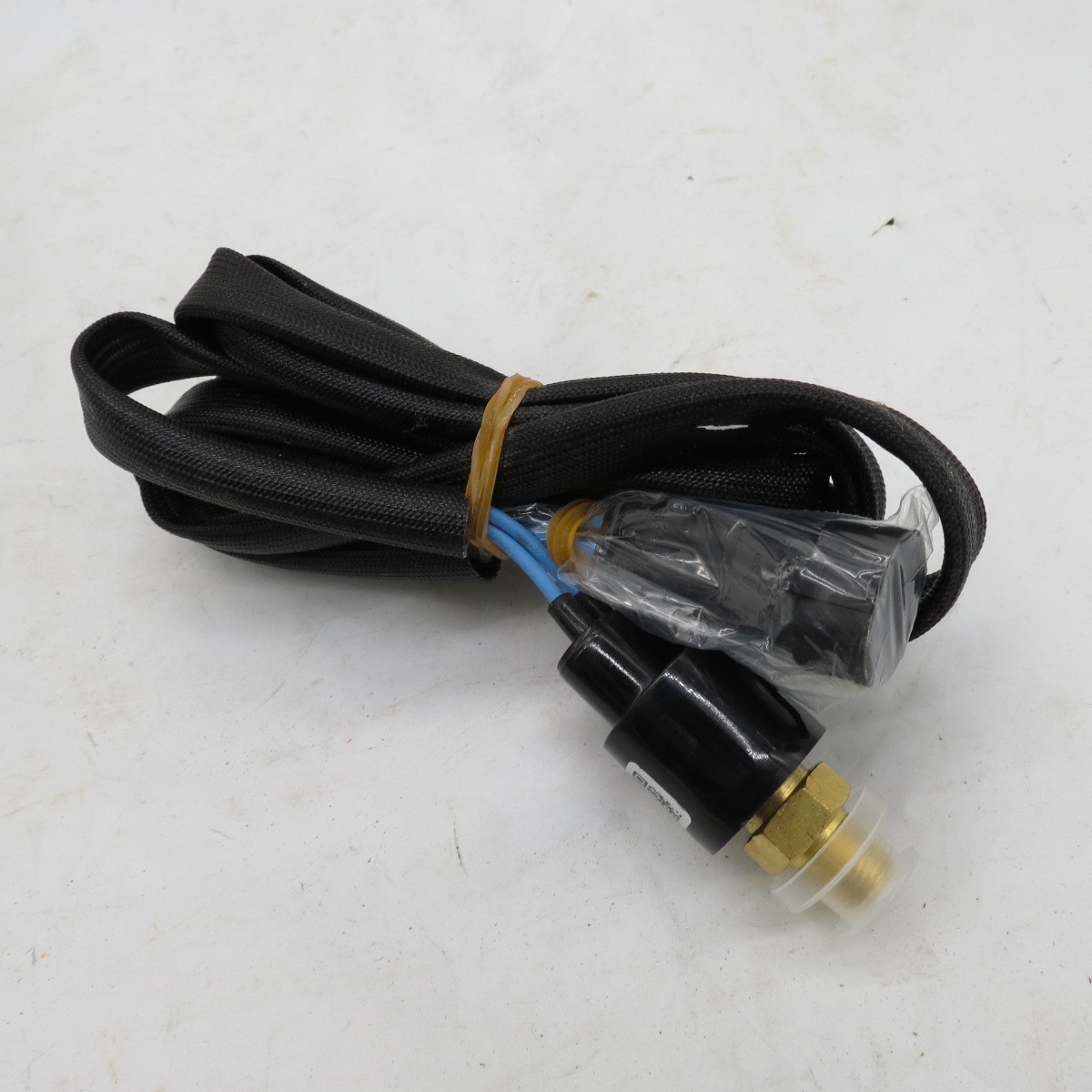 Bus air conditioner low pressure switch 8114-00136