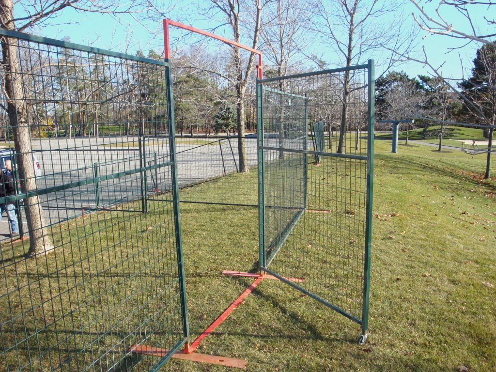 Powder Coated Temporary Mesh Fencing Panels 6ft X 10ft Portable Yellow Green Red For Community Events