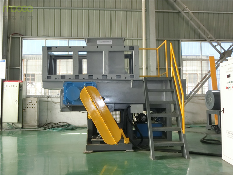 Crusher Plastic Auxiliary Machinery High Accuracy Recycled Double Shaft Shredder Blades