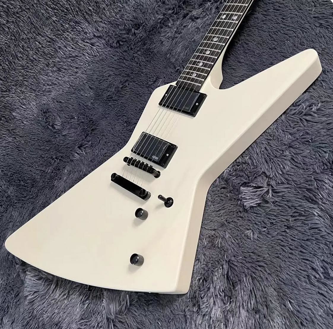 Explorer Electric Guitar with Rosewood Fingerboard, Cream White Color, High Quality