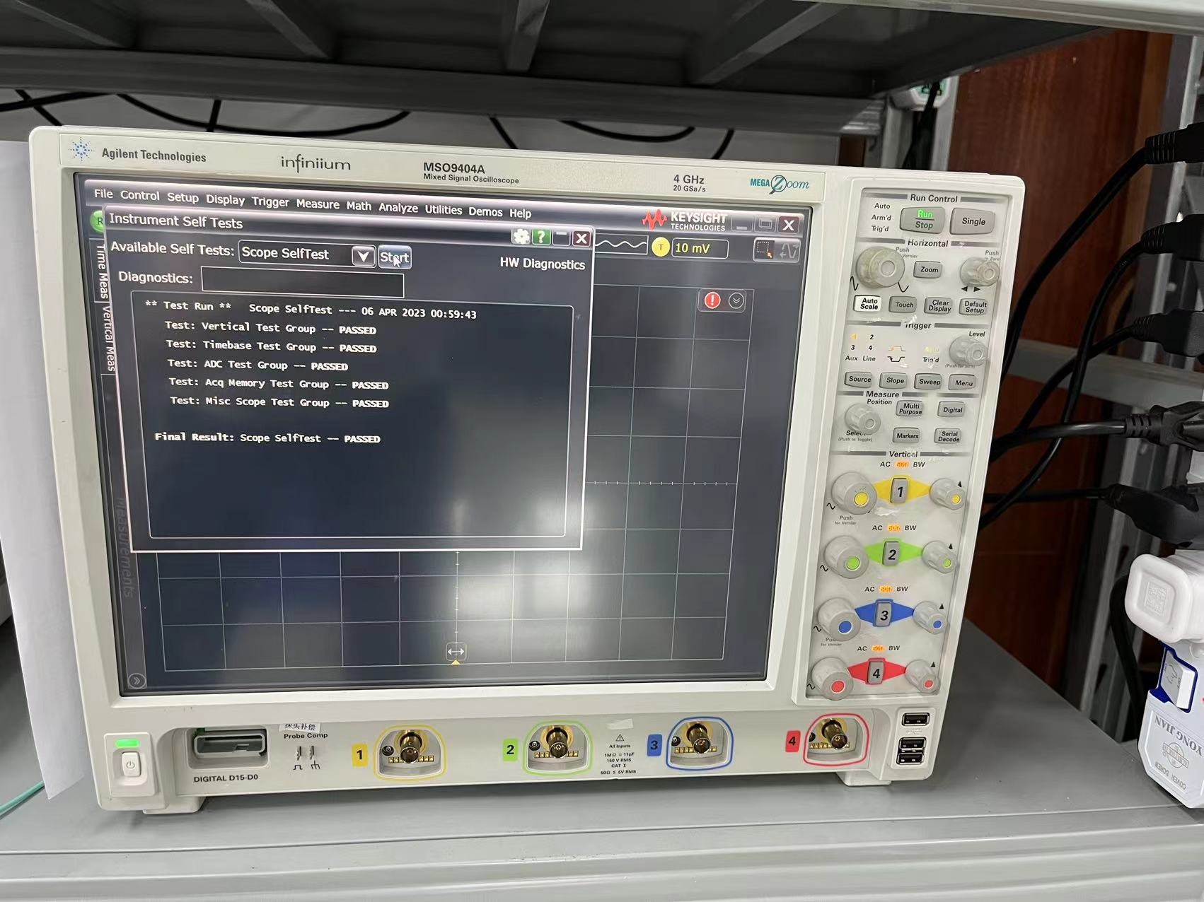 Infinium Agilent Keysight MSO9404A Mixed Signal Oscilloscope 4GHz with 15'' XGA display