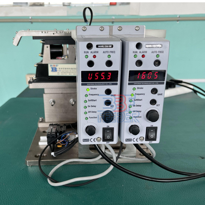 1500W Customized Metal Particle Vibratory Bowl Feeder Nut Cap Electromagnetic Vibrating Bowl Feeder For Industrial