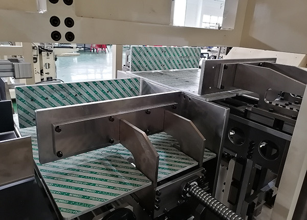 Automatic Diaper Packaging Machine / Horizontal Wrapping Machine ISO Certified