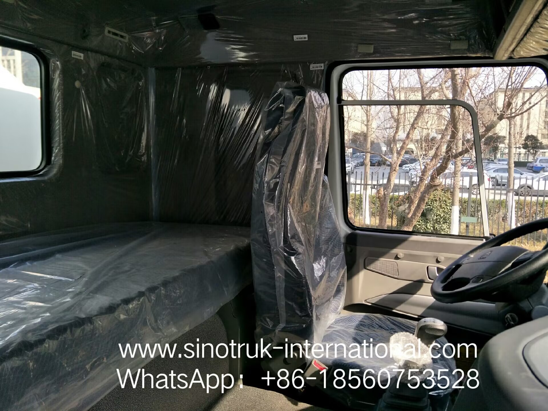 SINITRUK Water Tank Truck 6x4 LHD 371HP 18CBM White Large Capacity