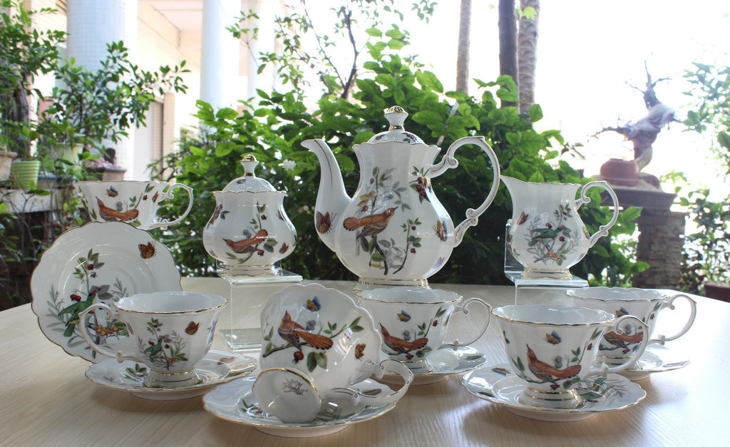 Traditional Calcined White 17pcs Ceramic Tea Cup And Saucer Set