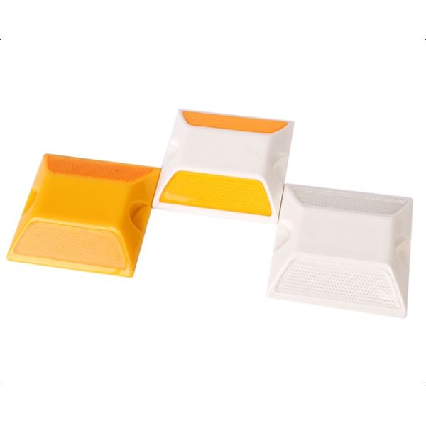 Road Stud Reflectors with 30 Tons Compression Resistance IP>67 Waterproof Grade and Double Side PMMA Reflector for Pavement Markers