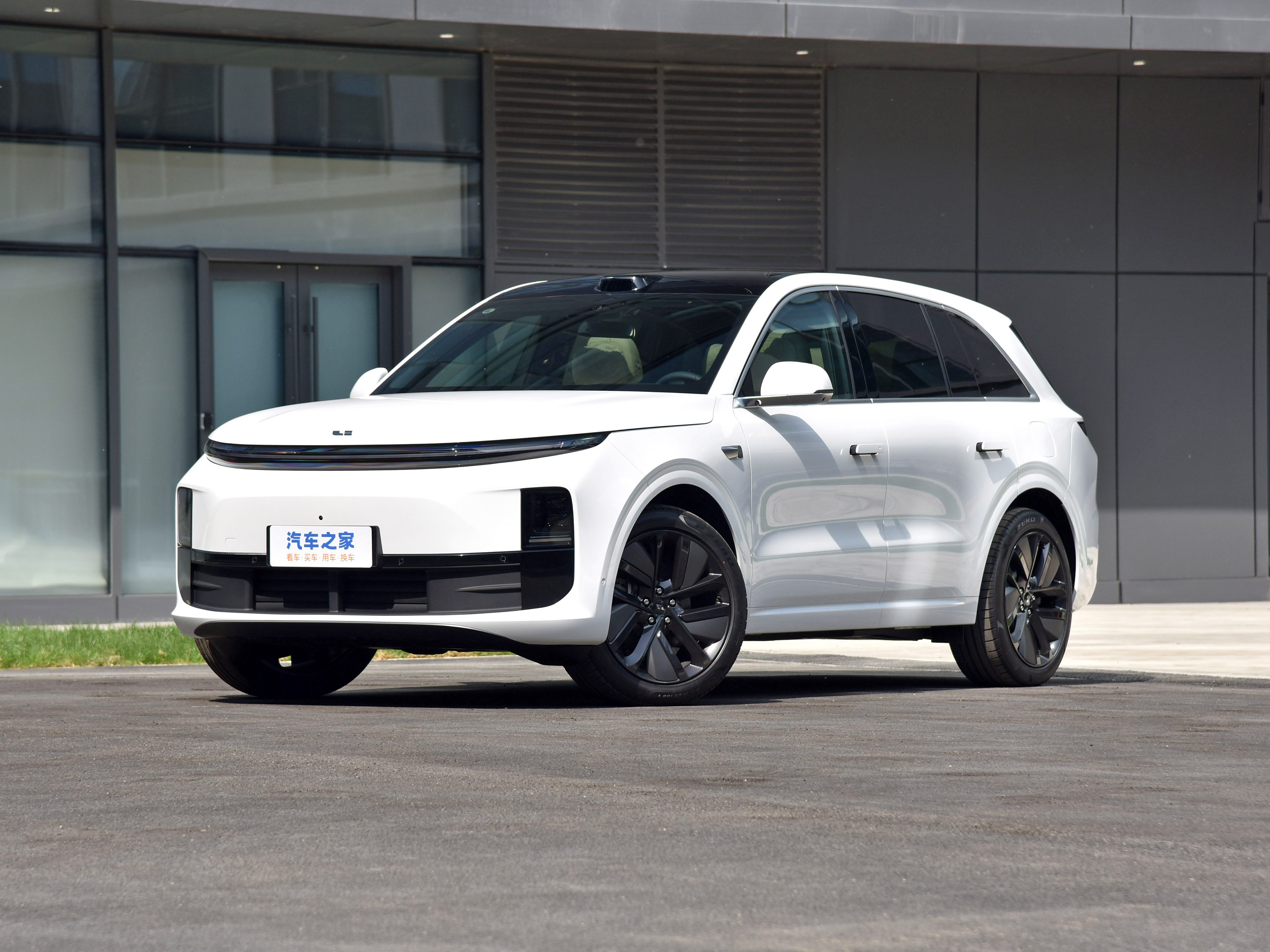 Leading Ideal Auto Li L6 Car 2024 Energy Car with Fast Charge in 0.33 Hours Long Range of 182km Maximum Speed of 180km/h