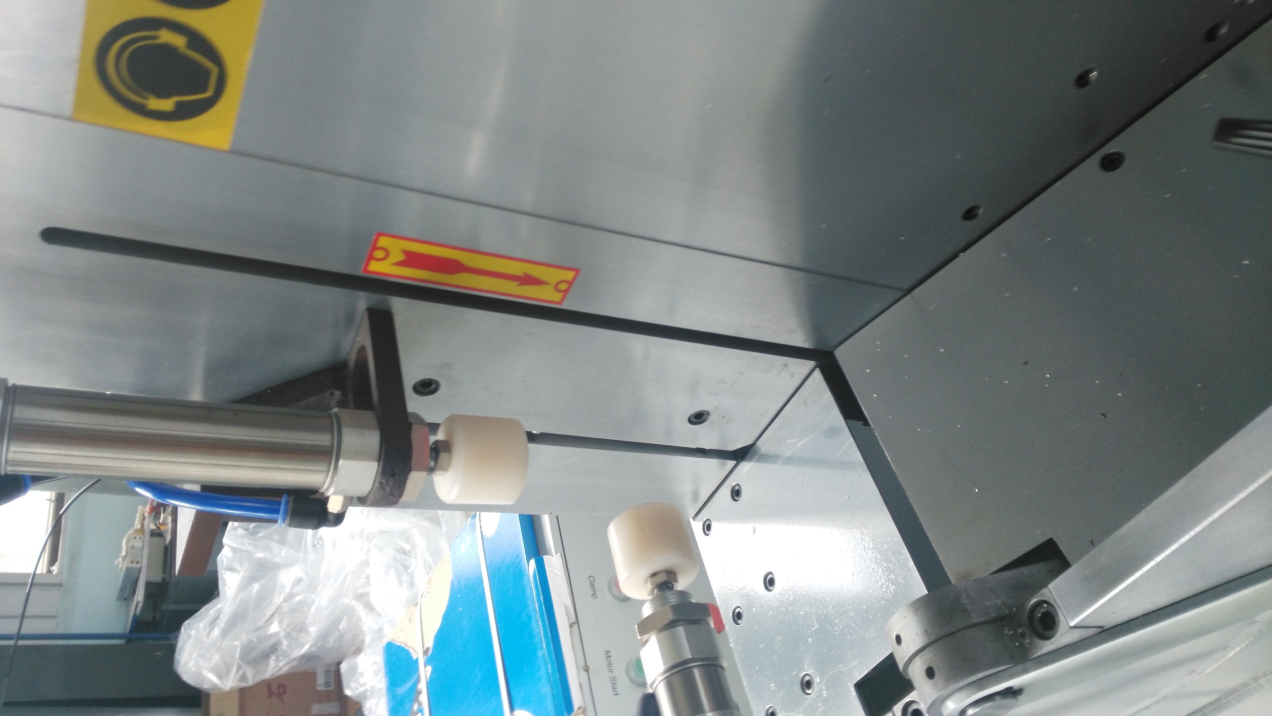UPVC window machine ,Double meter saw , cuttig upvc saw upvc/window cutting saw