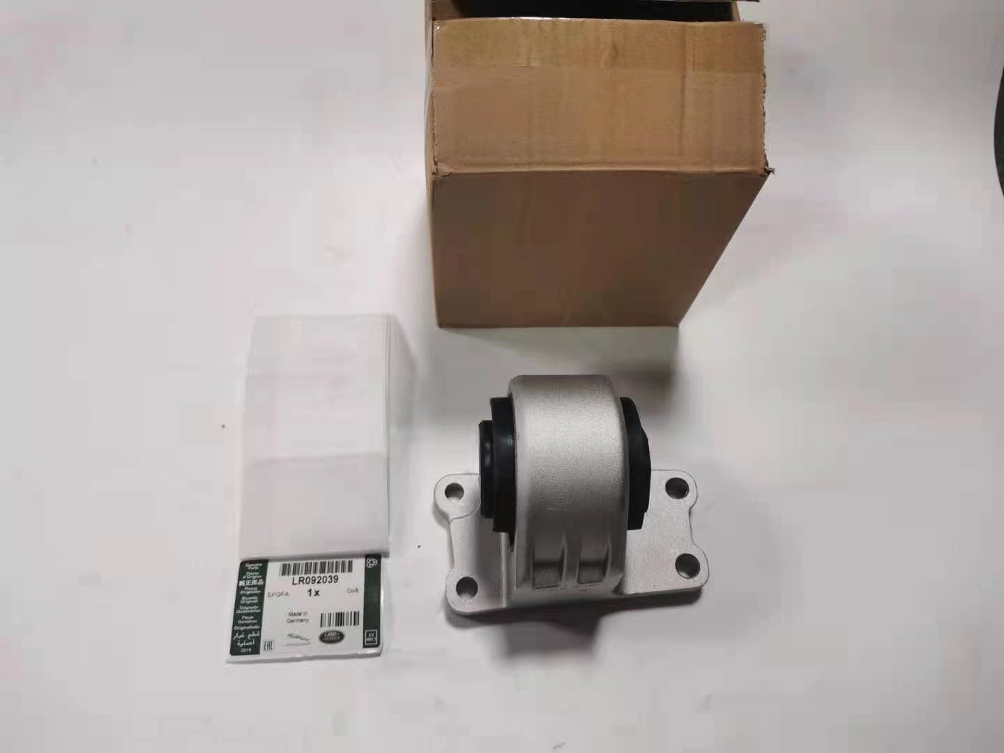 LR092039 LR091364 Auto Engine Parts Transmission Mounting Bracket For Land Rover