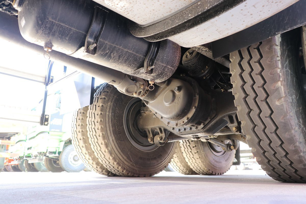 FAW CA3250 Airbag Shock-Absorbing Seat Heavy Truck 420HP Flat-Top Cab 6X4 5.8m Jiefang Dump Truck