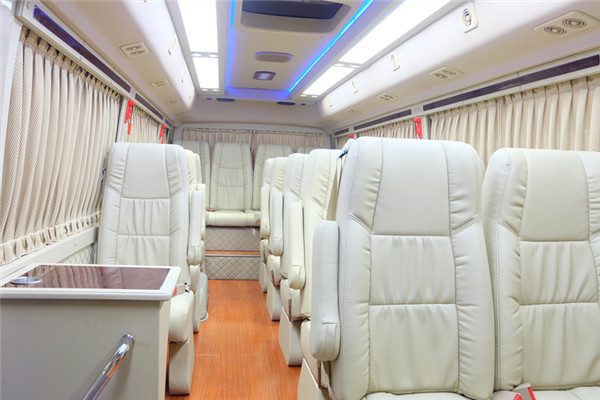 Jiangling 23-Seater Diesel Tourist Bus Business Reception Bus 4×2 Manual Transmission