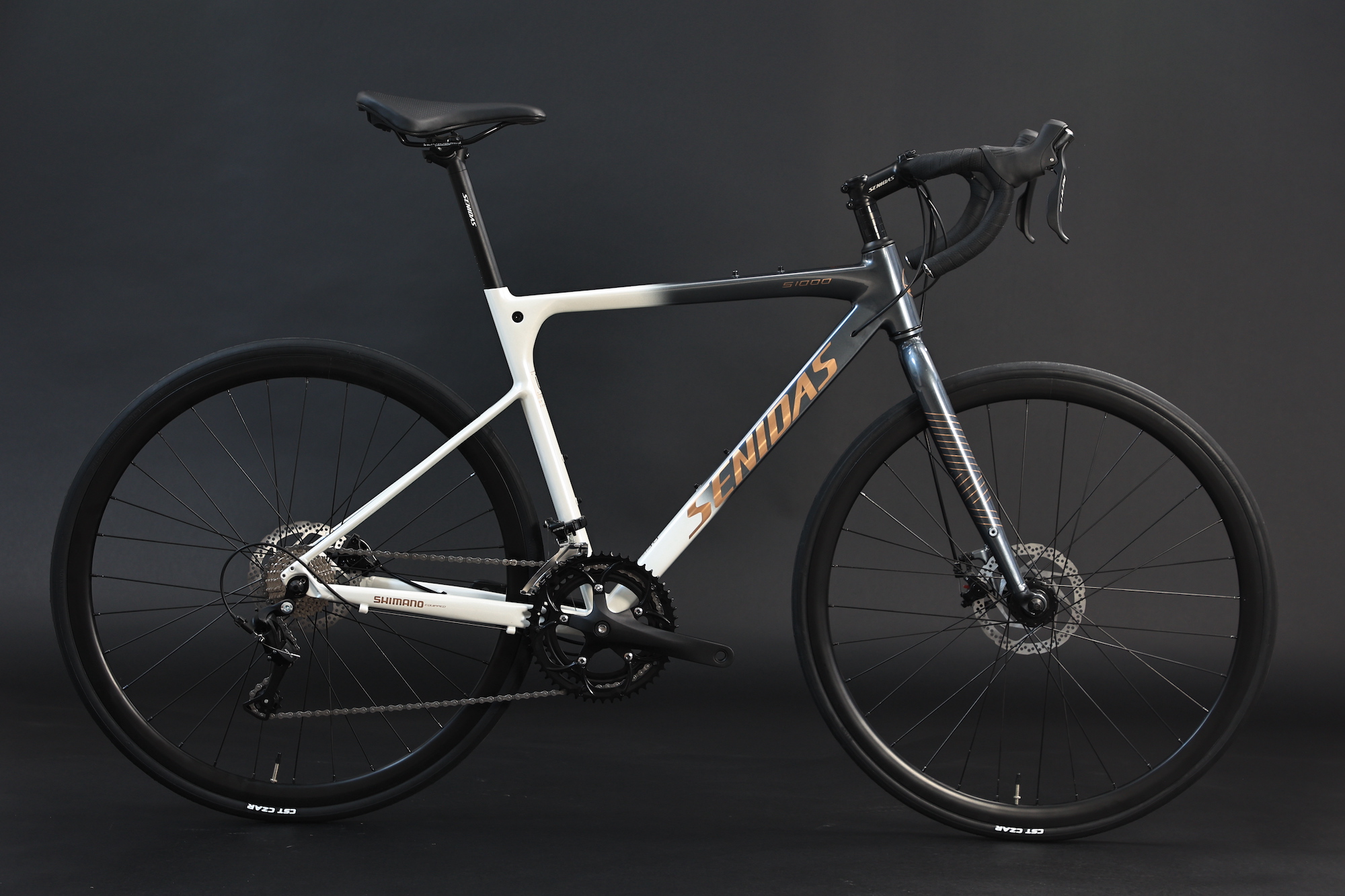 Carbon Fiber Welding Road Bike 700C 2*9s 1*9s AL Frame Nice Shape AL Hub And 10kg