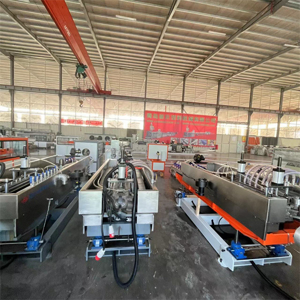 SGS Plastic Extrusion Machinery DWC Corrugated Pipe Manufacturing Machine
