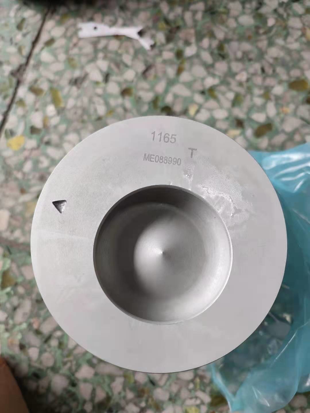 6D34 4D34 Piston Mitsubishi Fuso Engine Parts Me088990 Kobelco Sk200-6