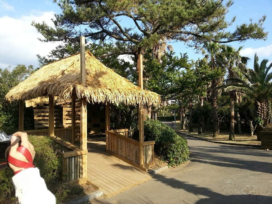 SGS Cheap Plastic Waterproof Fireproof Artificial Synthetic Fake Thatch Roof