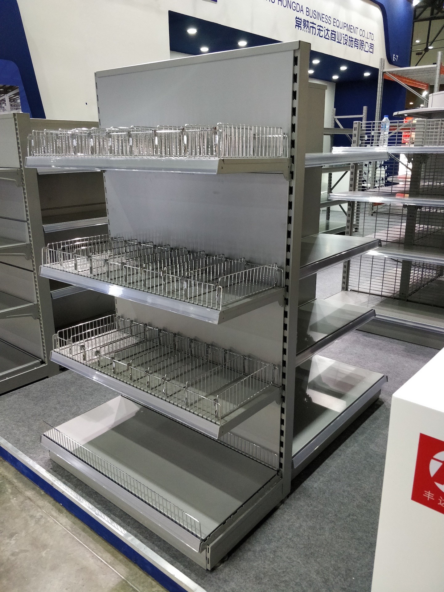 Metallic Convenience Store Display Racks Heavy Duty Style With Firm Structure