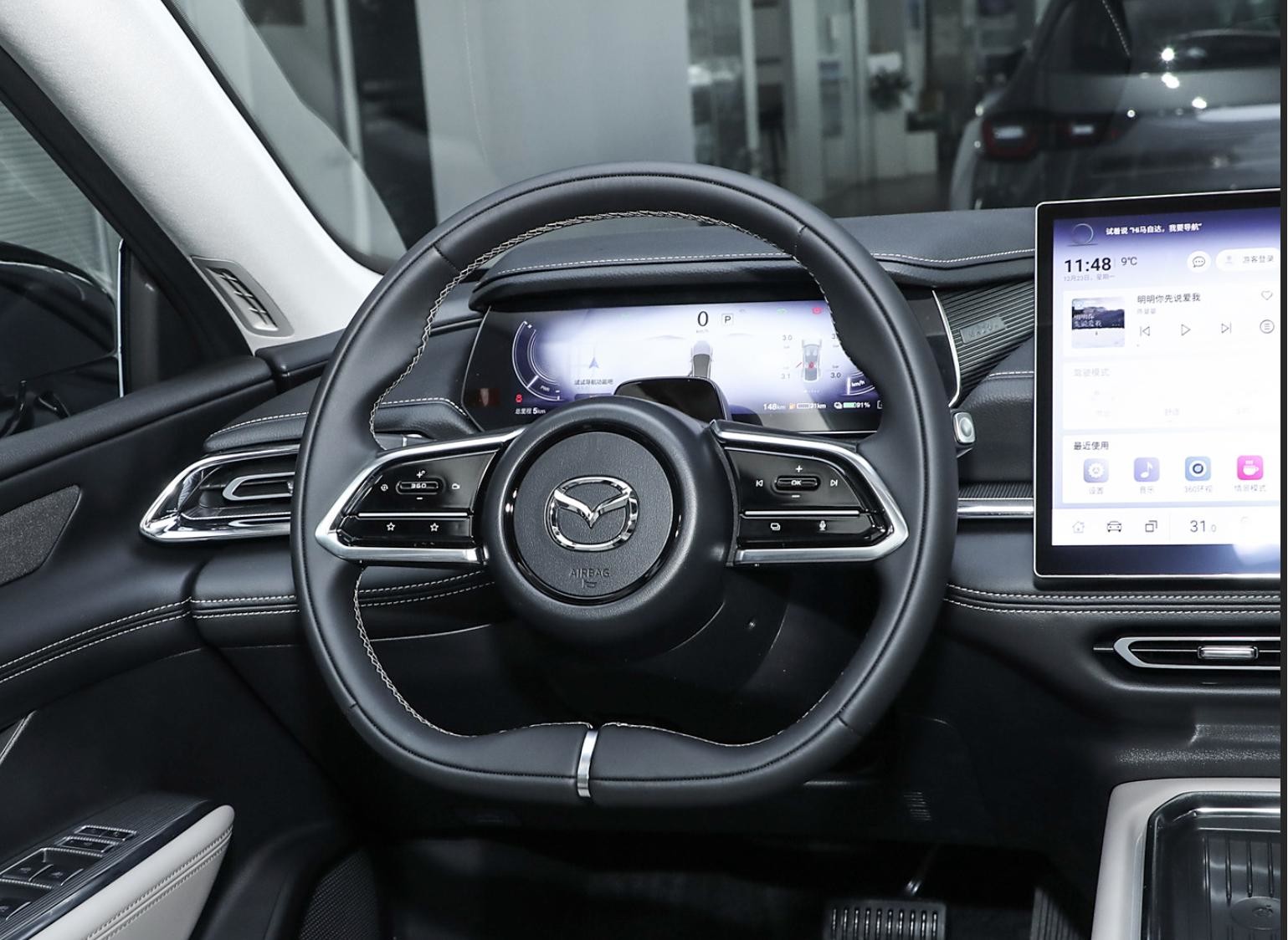 Spacious 5-Seater Electric Vehicle with 1200km Range and 160kW Power