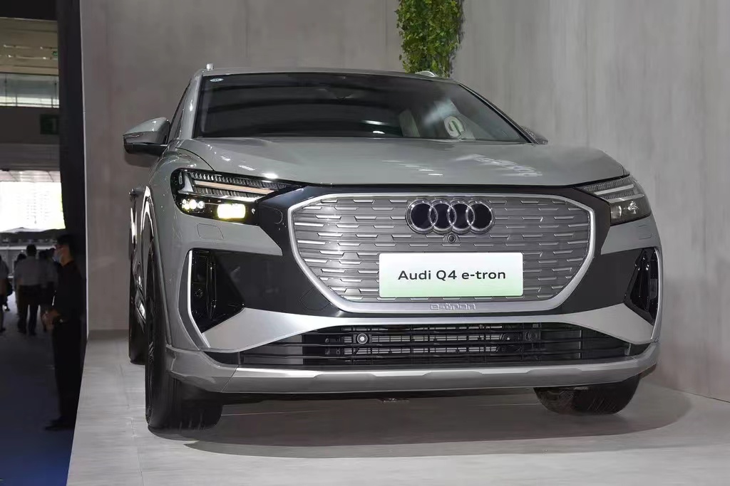 2023 Au-di Q4 40 E-tron Inaugural Version Pure Electric 204 Hp Pure Electric Cruising Range 605km Maximum Speed 160km/h