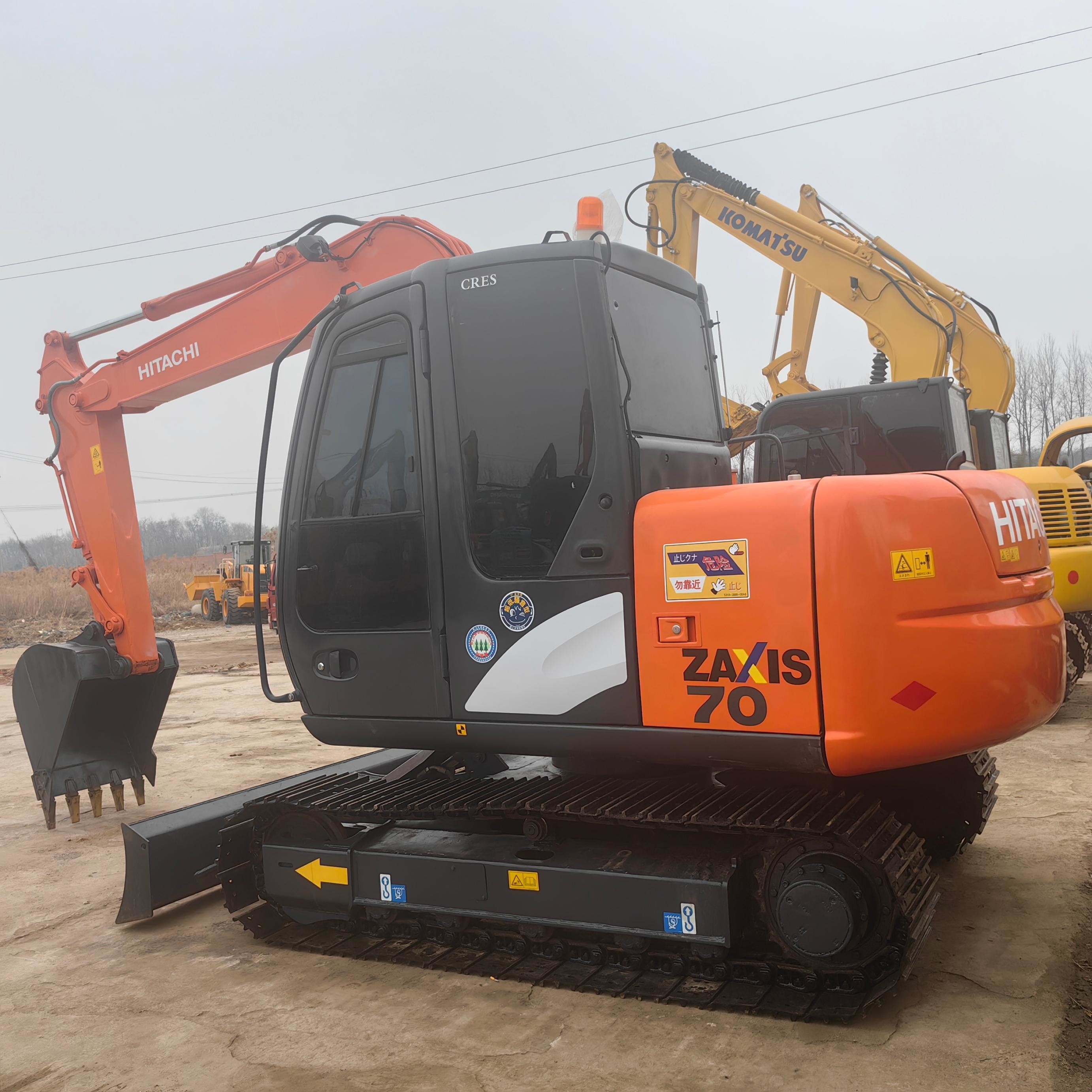 Japan Brand Used Hitachi Zx 70 Excavator 7 Ton Secondhand Crawler Digger For Home Using、