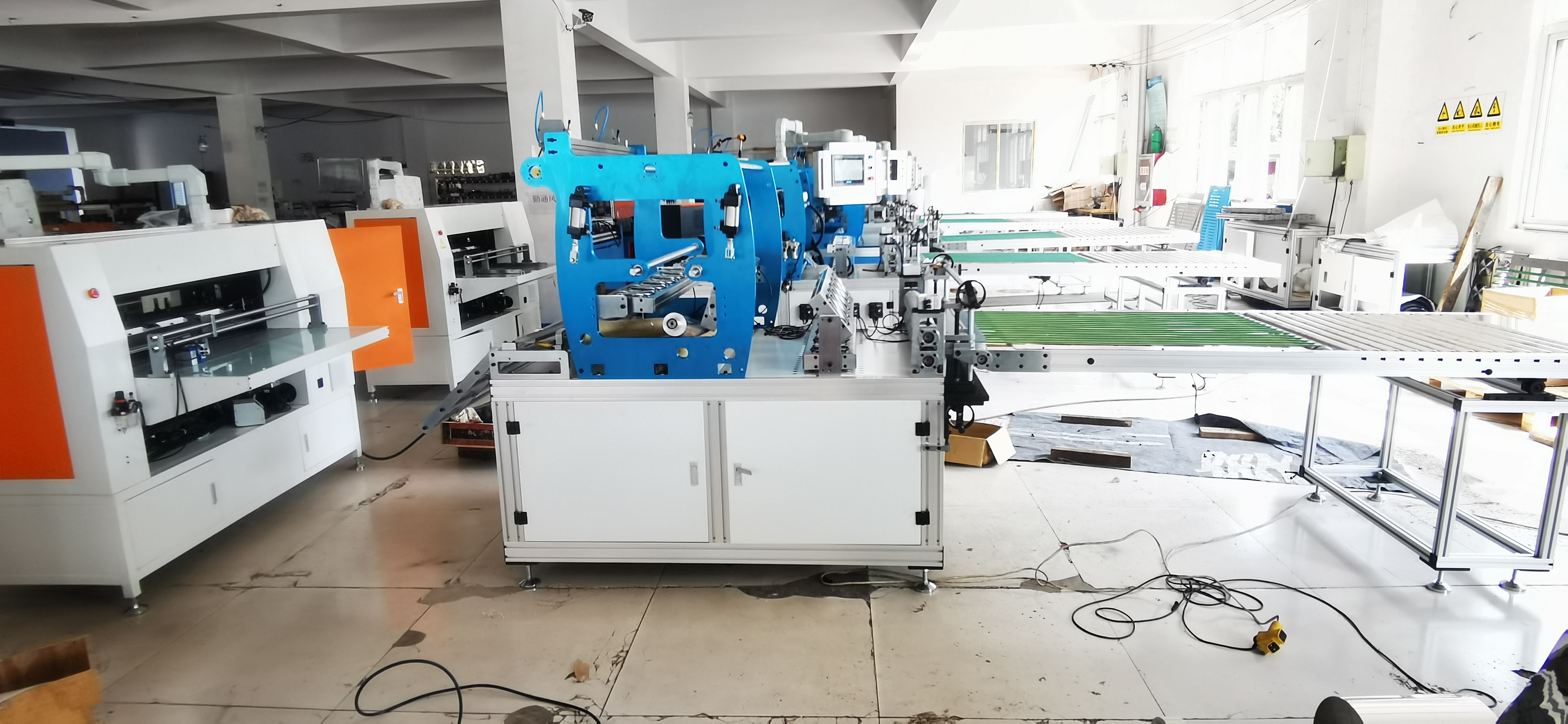 220V Facial Tissue Paper Folding Machine High Speed Automatic Paper Folding Machine With Partitions